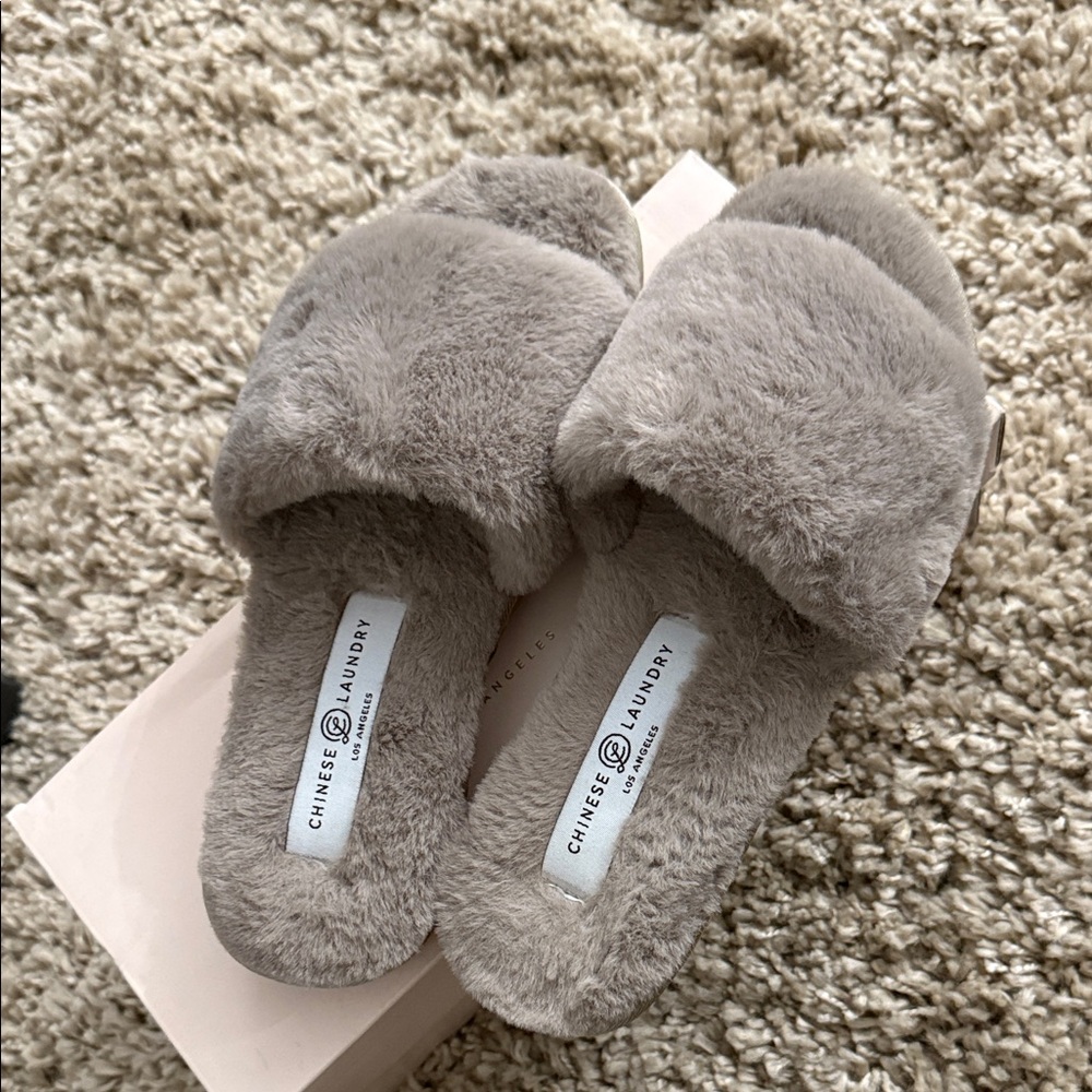 Chinese Laundry Plush Gray Slippers